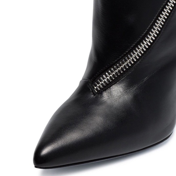 Givenchy Show Boots  Black Leather Pointed Toe Asymmetrical Zip Ankle NWOT - Picture 7 of 11